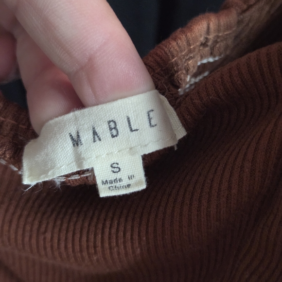 MARBLE Rust Ribbed Crop Top - Picture 3 of 4